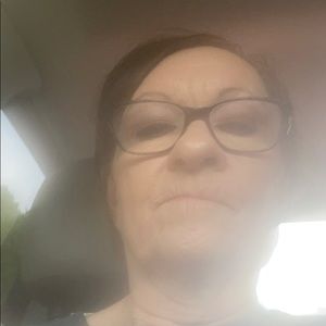 Meet your Posher, Connie